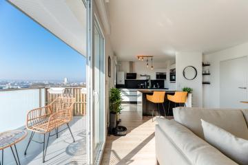 Grand appartement neuf de luxe avec vue sur la Seine et parking privé, Rouen Rive Droite