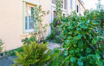 Awesome home in Dieppe with 3 Bedrooms and WiFi