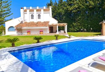 Charming Villa Andaluza in Finca in Estepona