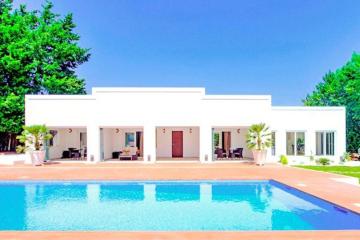 Modern Villa in Charming Finca in Estepona