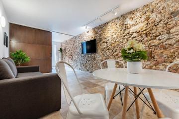 Stone Wall Apartment en Barri Port Maritim