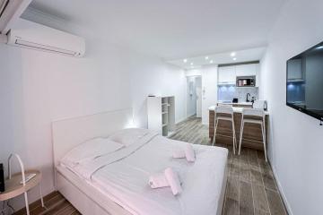 Magnifique studio avec loggia, Parking, Proche de la mer
