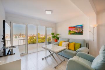 Triana 3BD Apartment