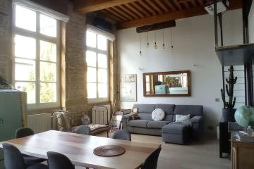 Lyon : typical loft flat 10 guests max