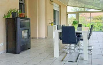 Awesome Home In Villes-sur-auzon With Wifi And 2 Bedrooms 2