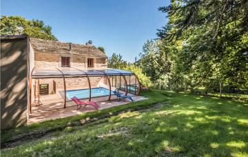 Awesome home in Fontiers Cabardes with Indoor swimming pool, WiFi and 5 Bedrooms