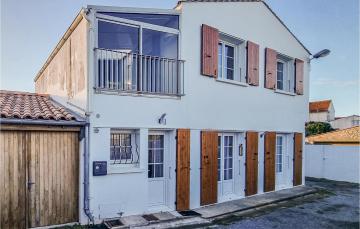 Nice home in Saint-Denis-dOlron with WiFi and 3 Bedrooms