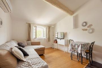 3G. Cosy Studio well equipped. Perfect location!