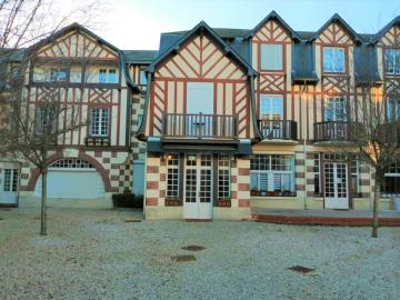LE PETIT CABOURG de LA COUR NORMANDE