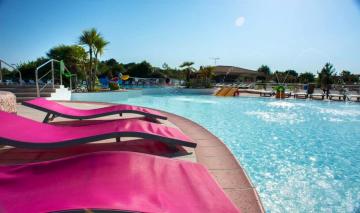 Bungalow de 3 chambres avec piscine partagee terrasse et wifi a Gastes