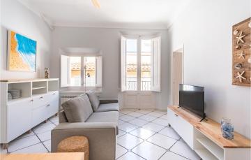 Stunning apartment in Sant Feliu de Guxols with WiFi and 2 Bedrooms