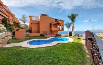Stunning apartment in Torre de Benagalbn with Outdoor swimming pool, WiFi and 2 Bedrooms