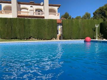 Casa con piscina para 5 personas