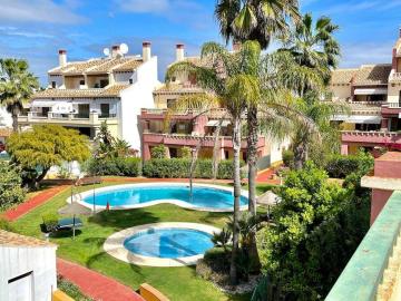 Dúplex junto al campo de Golf by Inmobiliaria Esuri