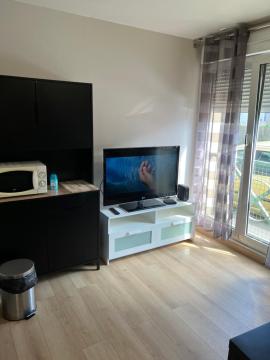 Studio 4 plein centre wifi avec parking privé