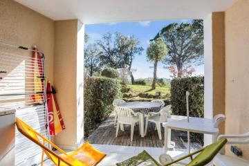Modern flat with terrace in a domain with pool - Grimaud - Welkeys