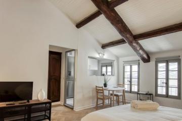 Grand Studio (30m2) intramuros - refait à neuf