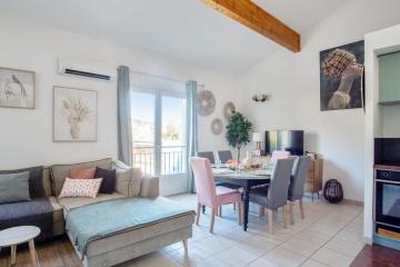 Nice flat in a camping with pool in Six-Fours - Welkeys