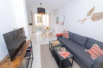 Pleasant apartment with Good location for 4 ppl