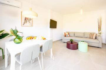 2 habitaciones a estrenar a 1 min del mar en el centro