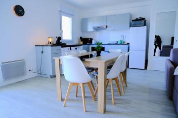 Spacieux appartements T3 - Entrée autonome- Deux parking & Wifi Gratuit