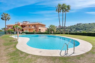 Casares sunny terrace with pool Ref M25