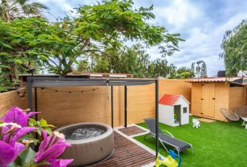 Private Paradise on cozy Campsite, Jacuzzi, Netflix
