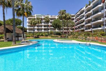 Lovely Apartment in beachfront complex Calahonda