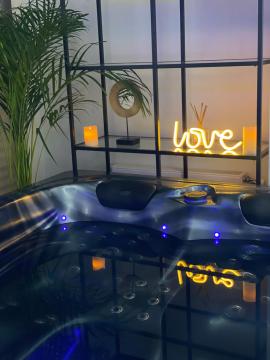Suite & Spa Jacuzzi, sauna, lit king size,Netflix