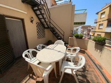 Acogedora casa a 50m del puerto y la playa