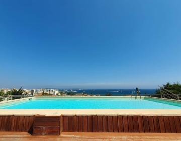 Studio vue mer piscine rooftop parking fermé 500m de cannes