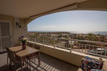 Comfortable apartment with amazing sea views