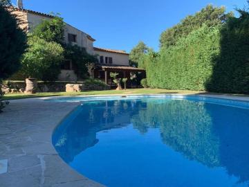 Spacious Villa with Pool and Fireplace