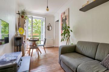 Old apartment for 2 - Paris 11E