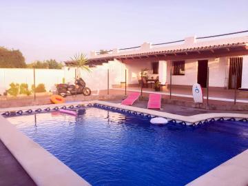 chalet con piscina privada solo familias y parejas