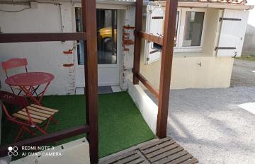 Maison au centre d'un petit village vendéen