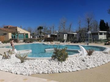 Mobil home familial et moderne (camping 4 étoiles)