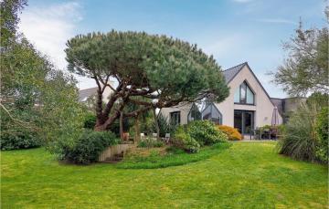 Awesome Home In Plouguerneau With Wifi And 3 Bedrooms