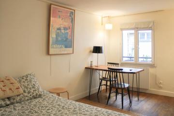 Quiet love nest 9 minutes from the Louvre Museum