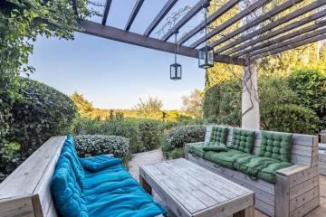 Beautiful villa with garden in a domain with pools in Grimaud - Welkeys