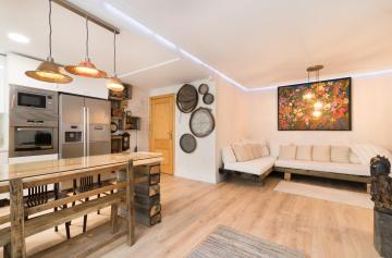 MADRID 6 PAX-Historical theme and Modern Touches. Free Parking