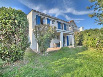Holiday Home Les Coraux