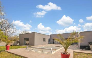 Beautiful Home In Lussas With Outdoor Swimming Pool, Private Swimming Pool And 3 Bedrooms