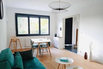 3 logements lumineux à la même adresse, en ville