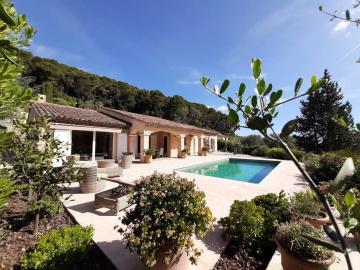 Villa avec piscine, colline de Cannes, aperçu mer