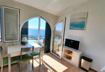 Apartamento con espectaculares vistas al mar
