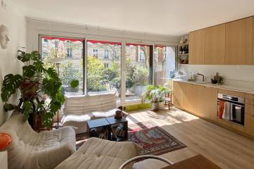 Bright cocoon with terrace near Belleville