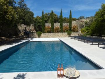 Gordes, magnifique villa dans un havre de paix