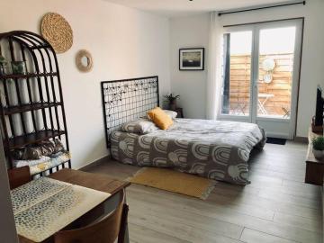 joli studio avec terrasse