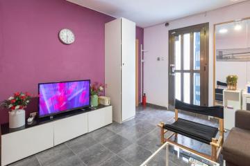 SUBWAY STATION APARTMENT NEAR CAMP NOU
